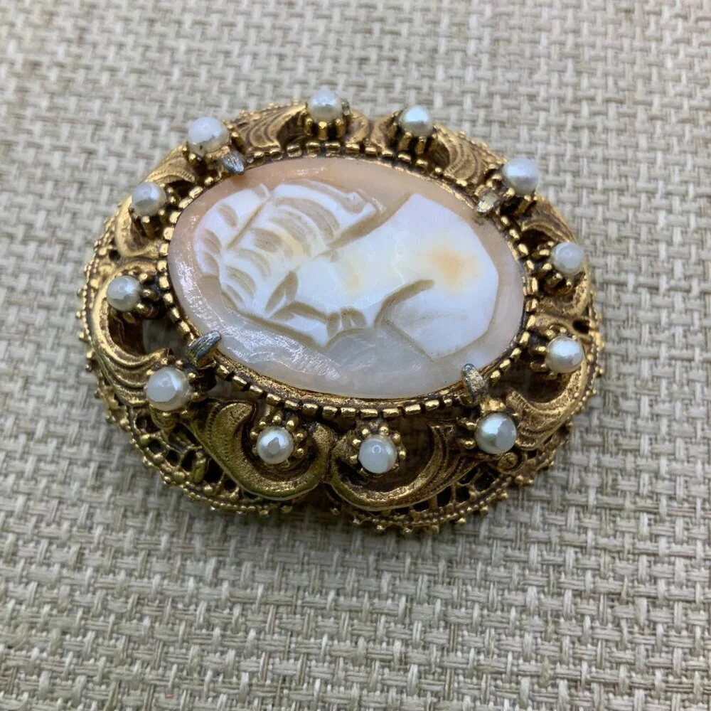 Florenza Cameo Vintage Carved Shell Faux Pearl Gold Tone Brooch